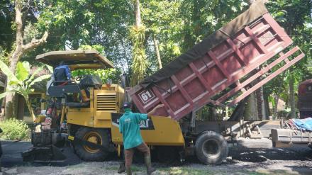 Aspal Jalan Padukuhan Gaten dan Bracan