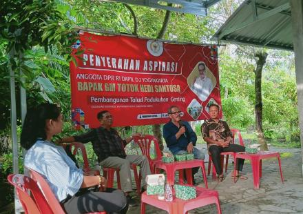 GM Totok Hedi Santosa Serahkan Aspirasi Pembangunan Talud di Tirtomulyo